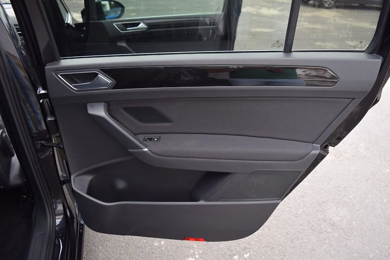 Volkswagen Touran (2017) 1.4TSI 110kw 7MÍST HIGHLIN TAŽ - fotka 41 z 48