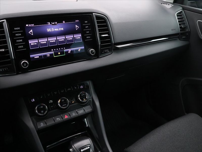 Škoda Karoq 1,5 TSI 110kW DSG Matrix DPH - fotka 21 z 34