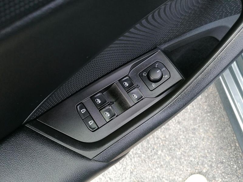 Škoda Octavia (2020) 1.5 TSi Style MATRIX KŮŽE - fotka 25 z 33