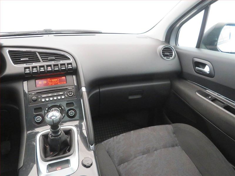 Peugeot 3008 (2010) 1.6 HDi, Tempomat - fotka 8 z 14