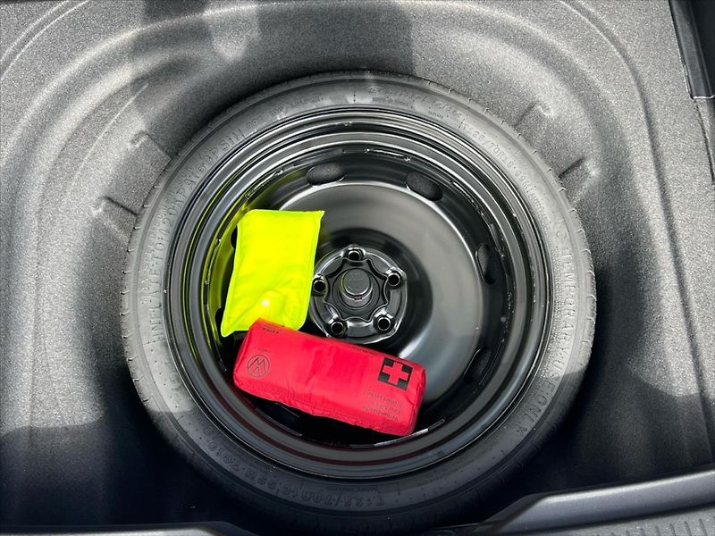 Volkswagen Golf Variant 1,5 e-TSi 110kW 7DSG R-Line  R - fotka 24 z 26