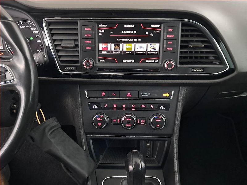 Seat Leon (2015) Comfort 1.6 TDI, Automat - fotka 12 z 19
