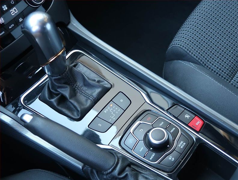 Peugeot 508 (2013) 2.0 HDi, Automat, po STK - fotka 12 z 15