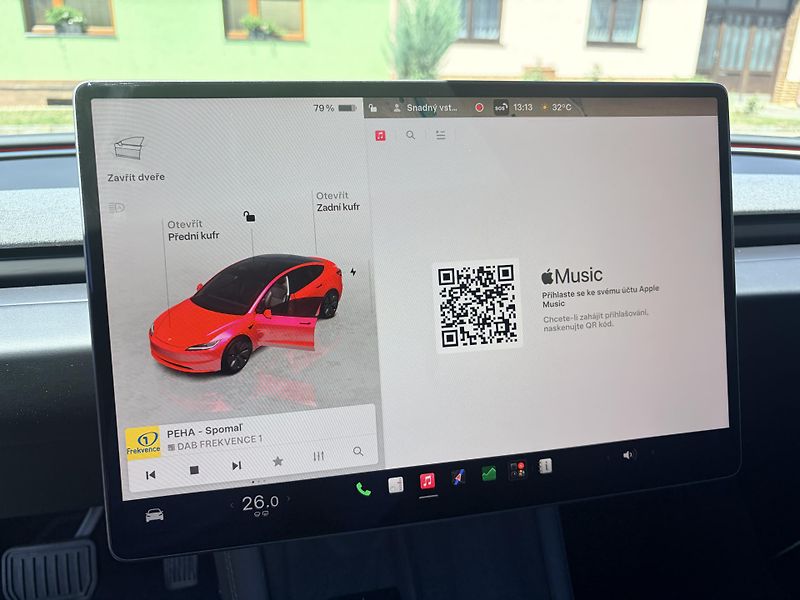 Tesla Model 3 LONG RANGE DUAL MOTOR - fotka 33 z 45