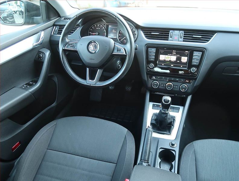 Škoda Octavia (2016) Style 1.6 TDI, Serv.kniha - fotka 7 z 13