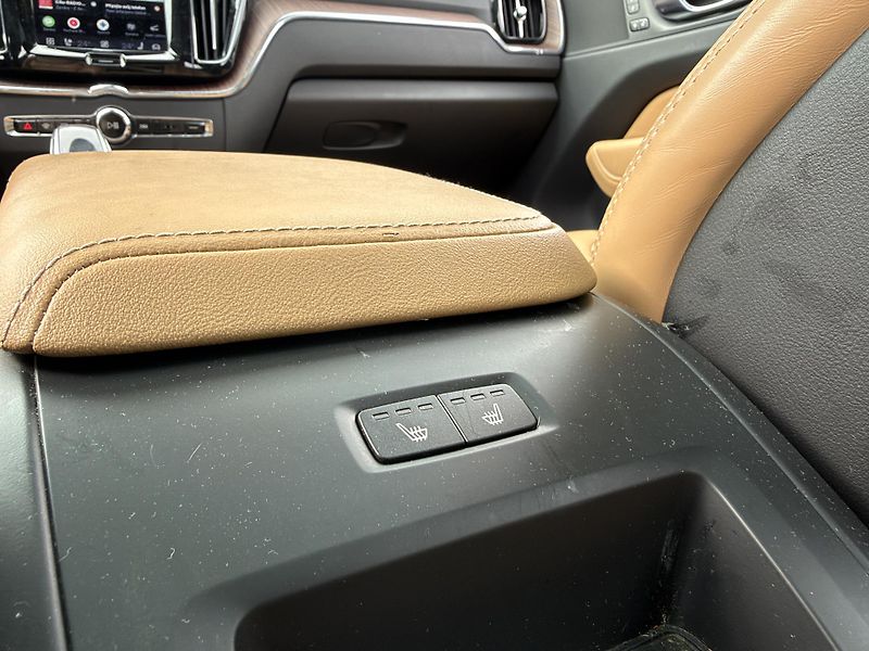 Volvo XC60 (2023) T6 AWD Recharge Plus Bright - fotka 46 z 51
