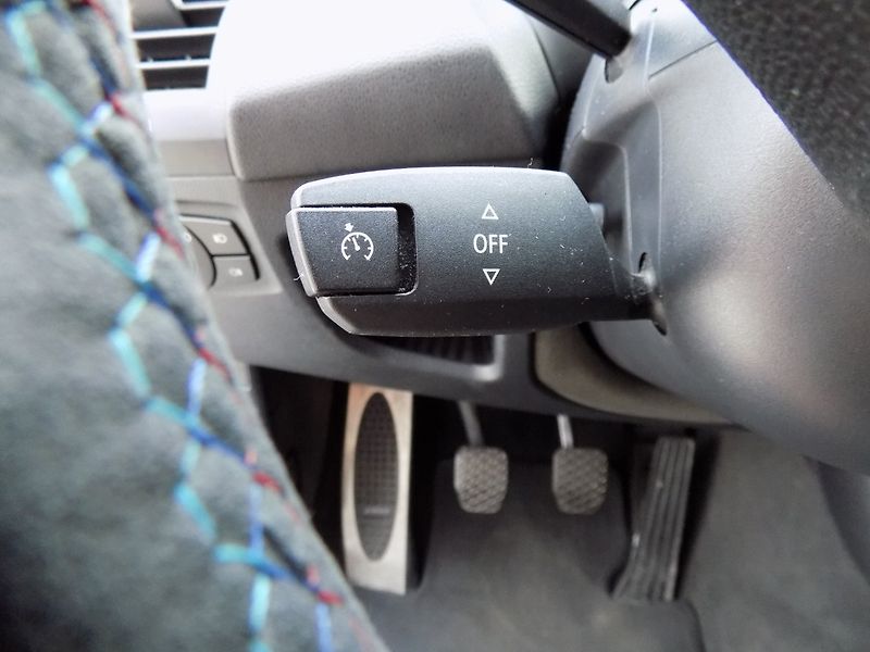 BMW Řada 1 (2006) 130i/M-Paket/NAVI/Bi-xenon/ - fotka 25 z 34