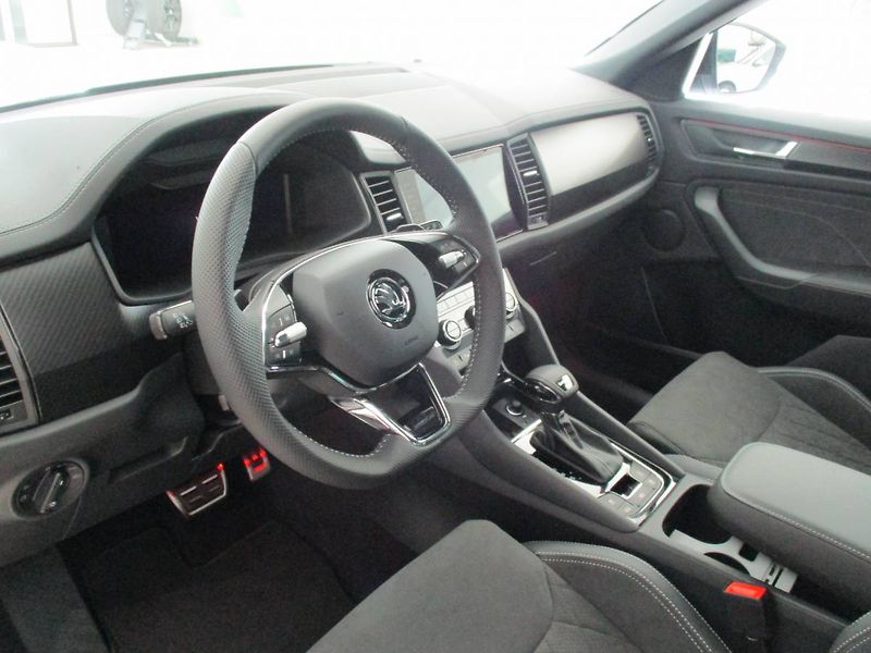 Škoda Kodiaq Sportline 2,0TDI/147kW 4x4 DSG - fotka 2 z 14