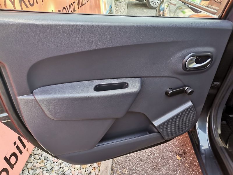 Dacia Lodgy (2018) 1.6i 75kw Kamera Tažné Klima - fotka 16 z 25