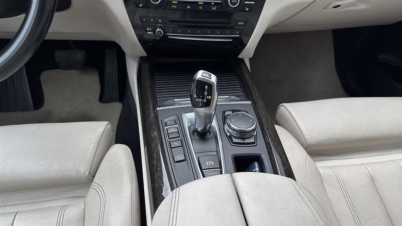 BMW X5 xDrive30d - fotka 17 z 21