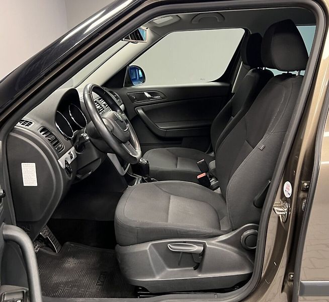 Škoda Yeti 1.4 TSI AMBITION - fotka 7 z 15