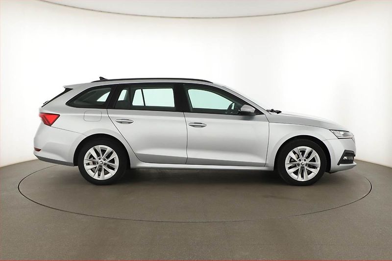 Škoda Octavia (2020) 2.0 TDI, Navi, Tempomat - fotka 6 z 16