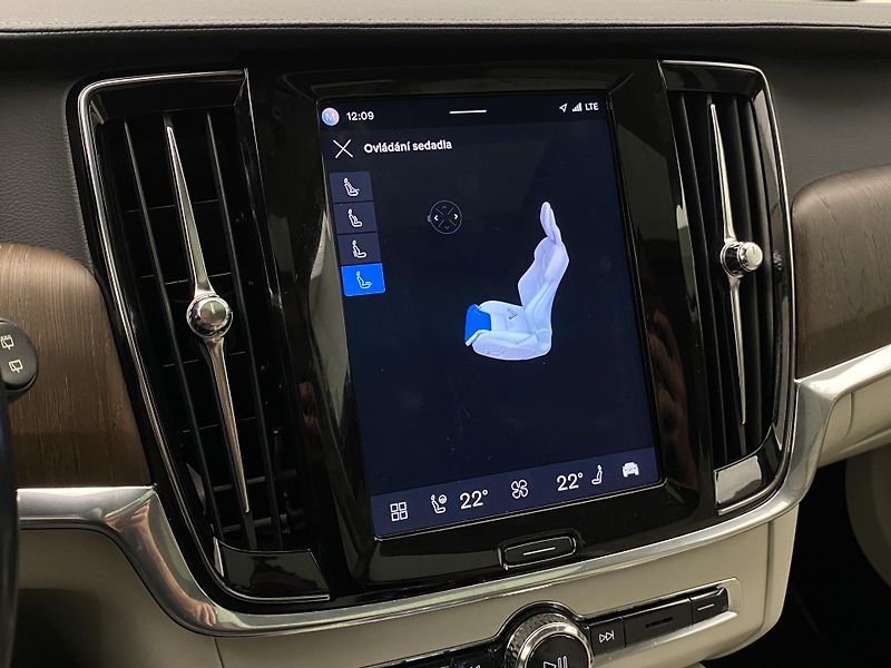Volvo V90 B4 AWD BRIGHT PLUS AUT CZ - fotka 58 z 60