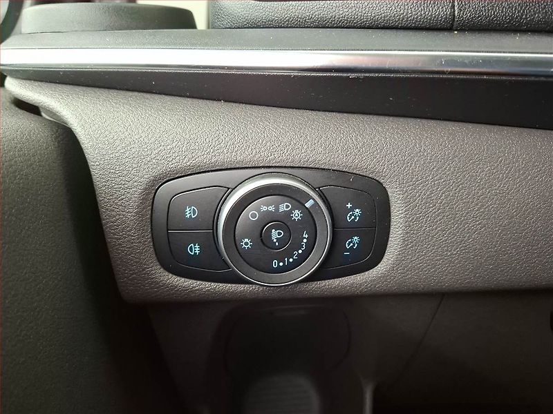 Ford Tourneo Custom (2018) Titanium 2.0 EcoBlue, DPH - fotka 19 z 21