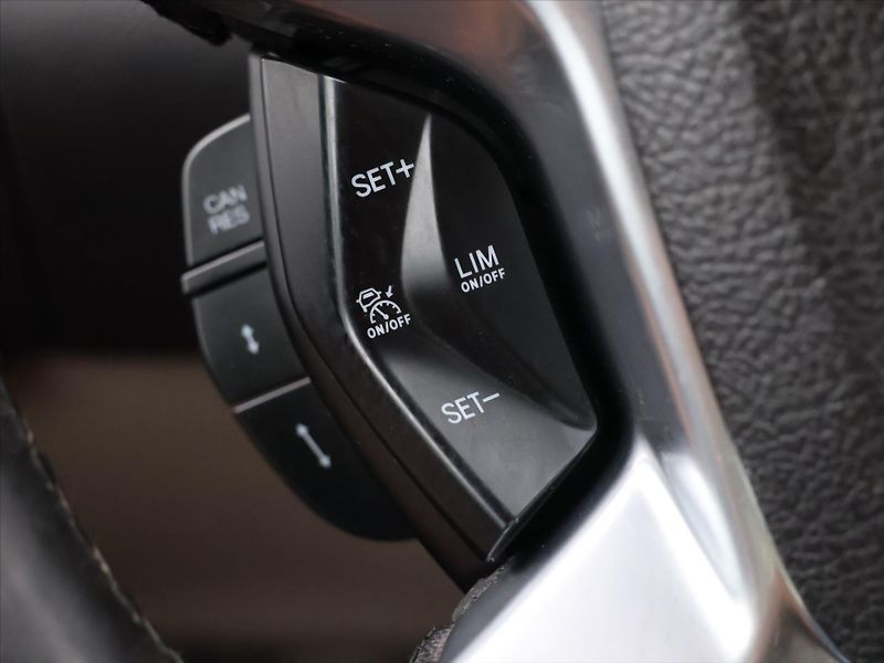 Ford Tourneo Custom 2,0 TDCI 125kW Titanium CZ DPH - fotka 20 z 32