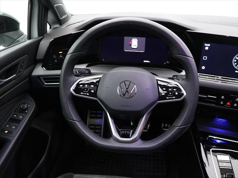 Volkswagen Golf 2,0 GTD 147kW DSG CZ DPH VIII - fotka 14 z 31