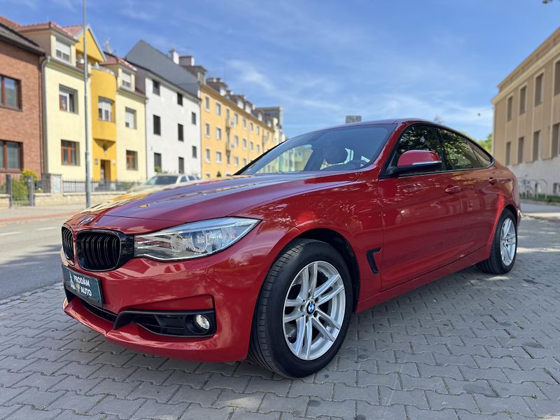 BMW Řada 3 330 GT panorama | kůže  - fotka 2 z 22