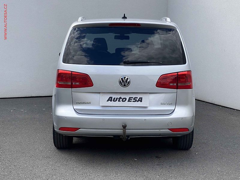 Volkswagen Touran (2012) 2.0 TDi, AC, panor - fotka 5 z 18