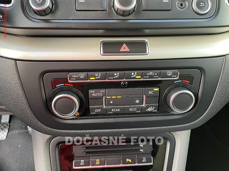 Seat Alhambra (2011) 2.0 TDi 4x4, Style, navi - fotka 15 z 19