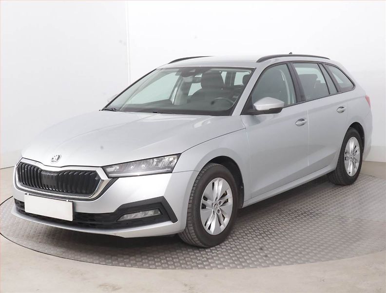 Škoda Octavia (2023) Ambition 2.0 TDI, ČR,1.maj - fotka 2 z 15