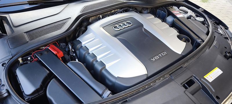 Audi A8 (2013) Audi A8, Audi A8L 4.2 V8, LONG - fotka 52 z 65