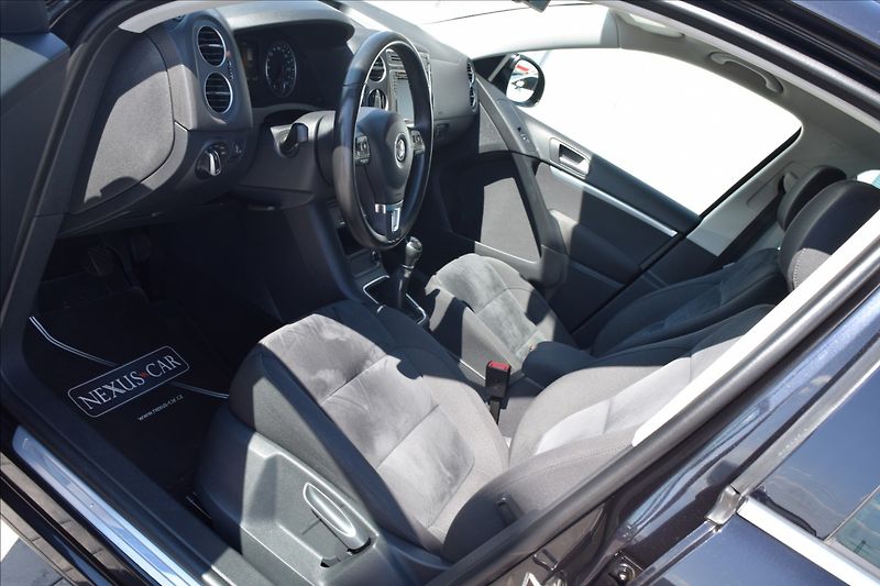 Volkswagen Tiguan 1,4 TSI 92KW R-LINE TOP STAV! - fotka 15 z 48