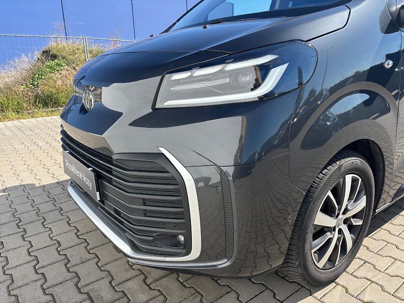 Toyota ProAce Verso 2,2 D Business Comfort 9S - fotka 23 z 23