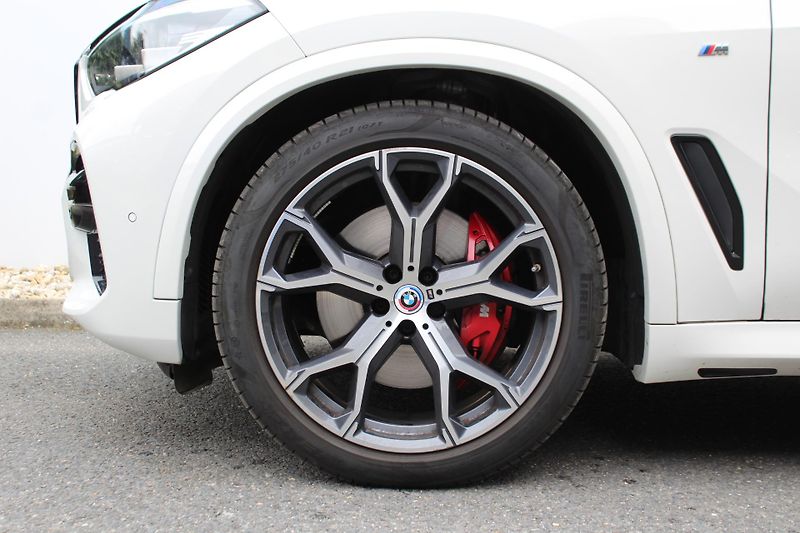BMW X5 xDrive30d - fotka 6 z 28