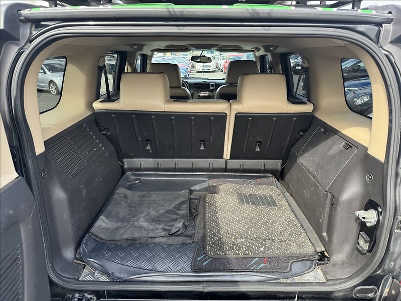 Hummer H3 3,5 AUT KŮŽE 4X4 STAN NAVIJÁK - fotka 39 z 39