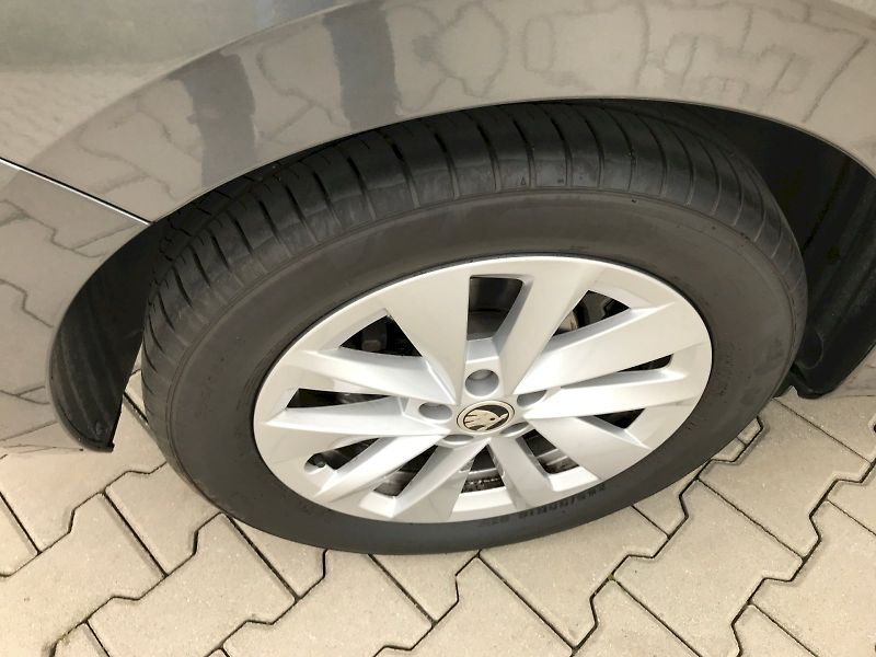 Škoda Scala (2025) SELEC TSI 85/1.0 M6F - fotka 21 z 28