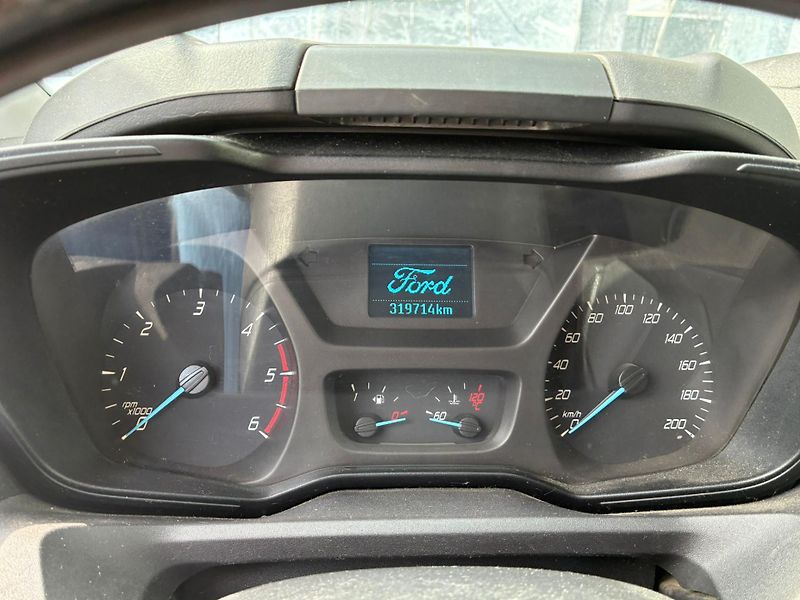 Ford Transit Custom (2014) 2.2TDCi, 92KW, 6 MÍST - fotka 16 z 25