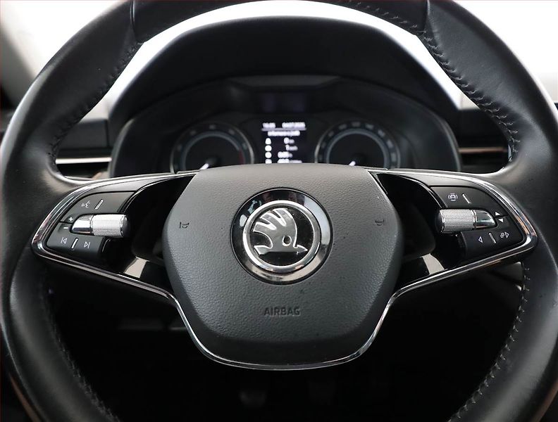 Škoda Scala (2022) Style 1.0 TSI, Serv.kniha - fotka 8 z 19