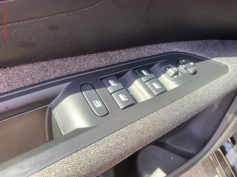 Peugeot 5008 (2021) 1.5 HDi, Active, AT, navi, TZ - fotka 13 z 18