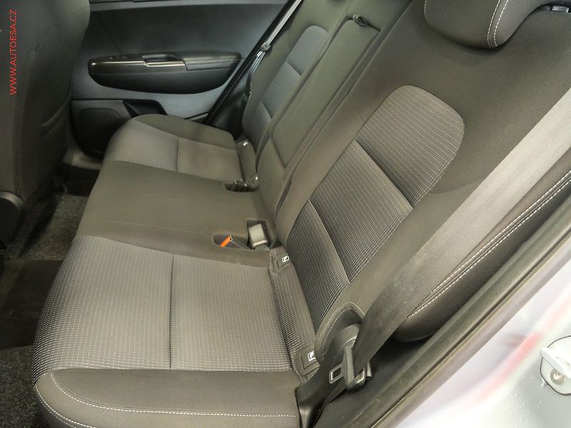 Kia Sportage (2018) 1.6 CRDi - fotka 10 z 25
