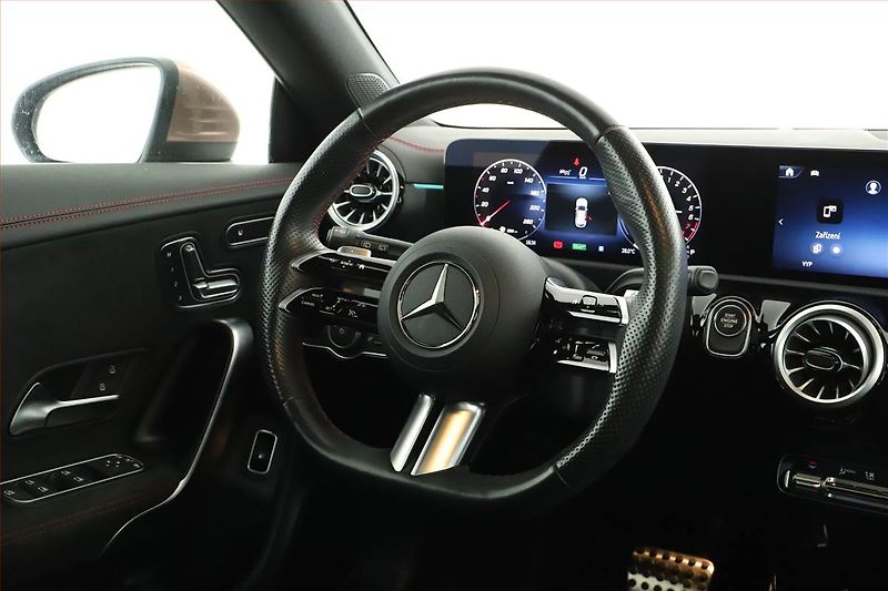 Mercedes-Benz CLA (2023) AMG Paket 250 e - fotka 15 z 20