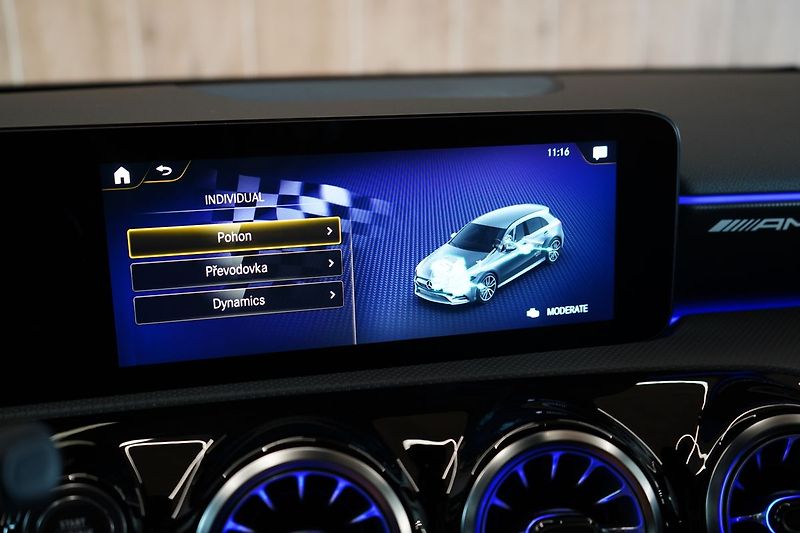 Mercedes-Benz Třídy A 35 AMG 4MATIC, AERO, Kamera - fotka 35 z 44