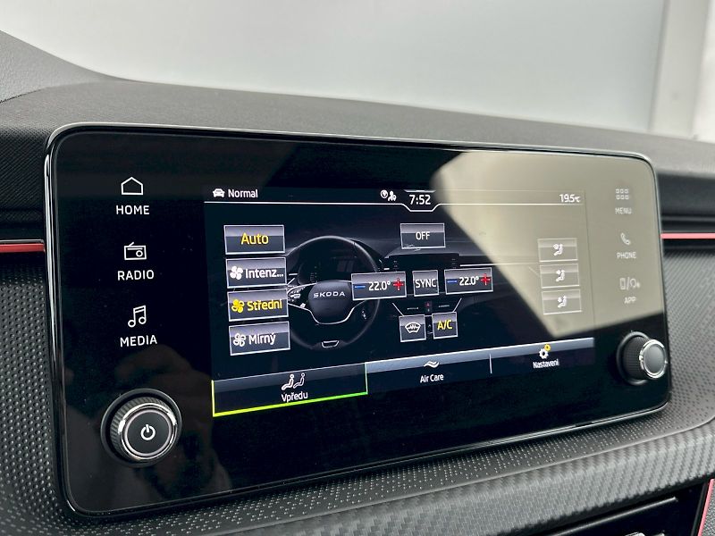 Škoda Scala (2025) DSG 1.5TSI 110kW Monte Carlo - fotka 18 z 32