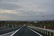 Řidiči, kteří míří po dálnici D1 z Kroměříže na Přerov, mohou už od listopadu u Říkovic najíždět na novou rampu