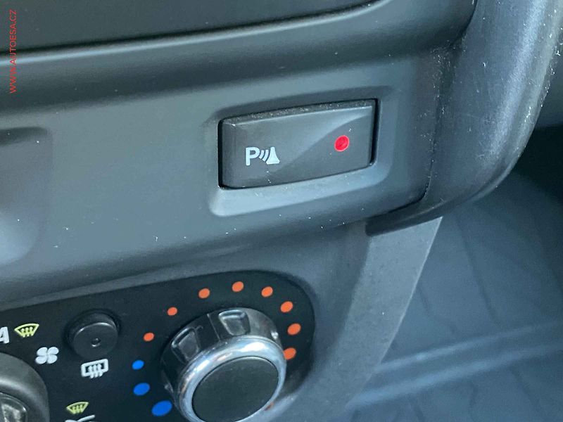 Dacia Duster (2014) 1.2 TCe, Prestige, TZ - fotka 16 z 17