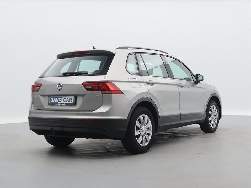 Volkswagen Tiguan 1,4 TSI 110kW DSG Serv.kniha - fotka 7 z 26