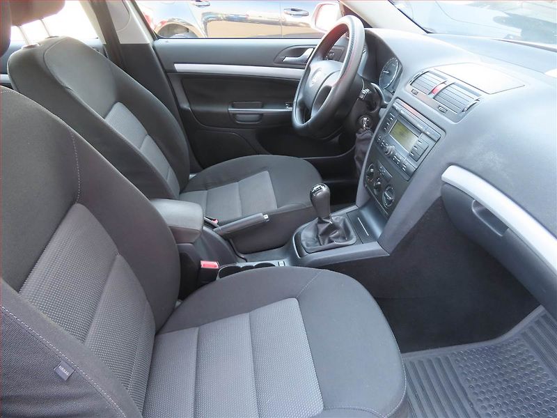 Škoda Octavia (2007) 1.6 - fotka 9 z 17