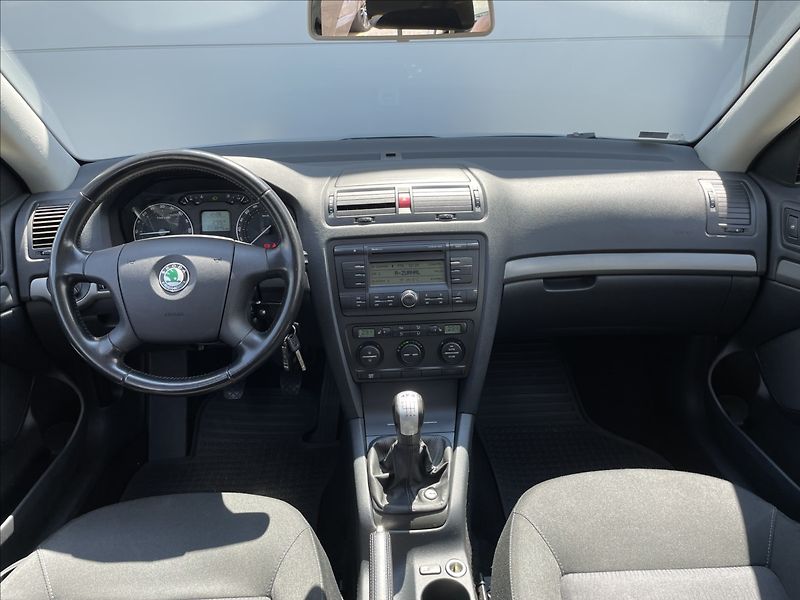 Škoda Octavia 2,0 TDI 103KW 4X4 ČR. - fotka 9 z 30