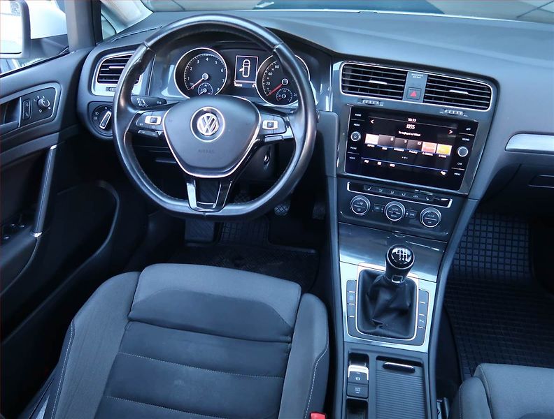 Volkswagen Golf (2020) Comfortline 1.5 TSI, ČR,1.maj - fotka 7 z 16