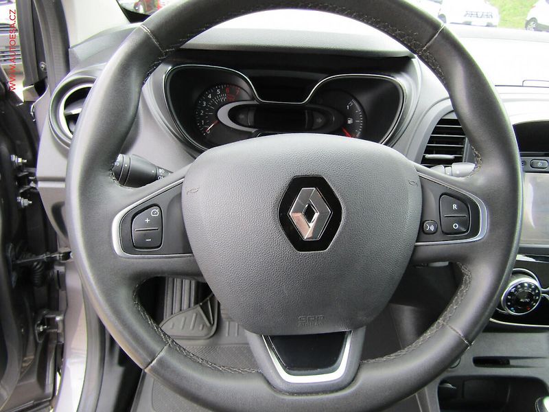 Renault Captur (2018) 1.2 TCe, ČR, AC, park.čidla - fotka 14 z 17