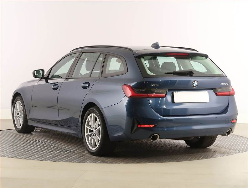 BMW Řada 3 (2021) Advantage 320 d, digi klima - fotka 4 z 28