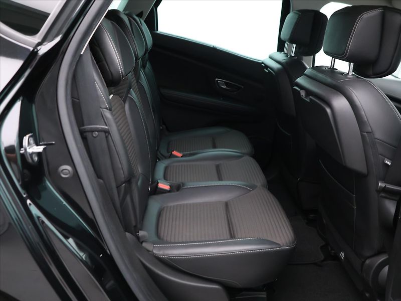 Renault Scénic 1,6 dCi 118kW Aut. Bose LED - fotka 12 z 25