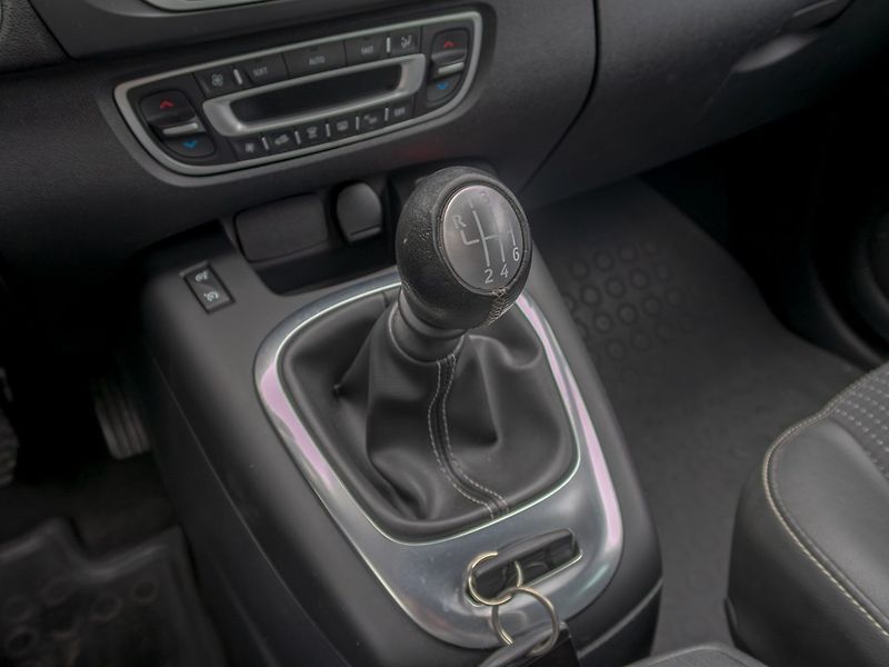 Renault Scénic (2014) 1.5DCI 81KW – NAVIGACE - fotka 29 z 46