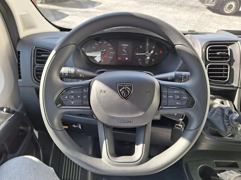 Peugeot Boxer (2026) Furgon 3300 L2H2 BlueHDi 120k  - fotka 6 z 29