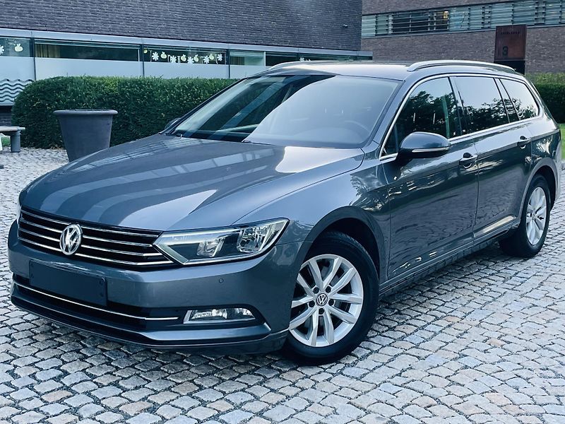 Volkswagen Passat 2.0TDI MANUÁL VÝHŘEV KAMERA - fotka 2 z 47