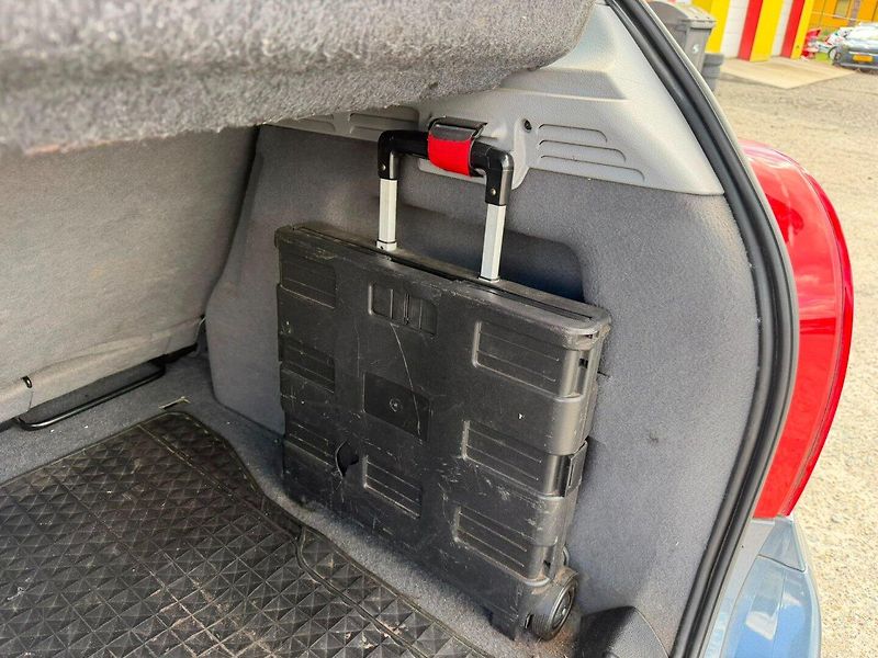 Citroën Xsara Picasso 1.6i 80kW/Panorama/Tažné/Temp. - fotka 23 z 23
